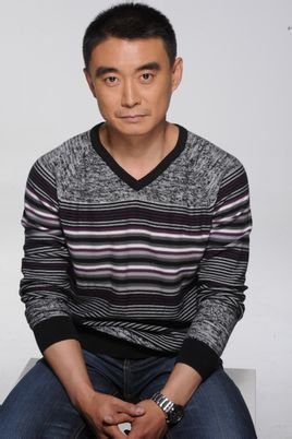 徐光宇,男,1975年4月出生于长春市,演员.毕业于北师大艺术系.