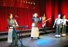 平果哈嘹乐队在悉尼歌剧院演唱现代版壮族山歌