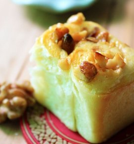 干果黄油面包卷