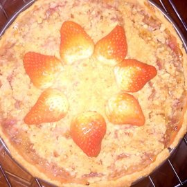 焦糖杏仁草莓派