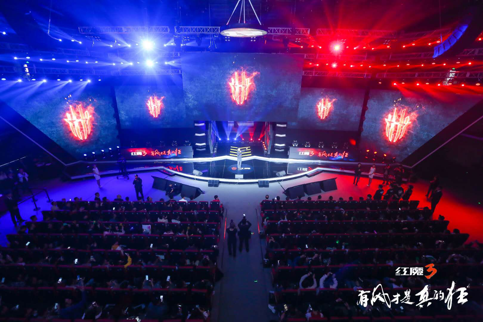 QQ飞车专属车震？电竞新王红魔3秀神仙操作