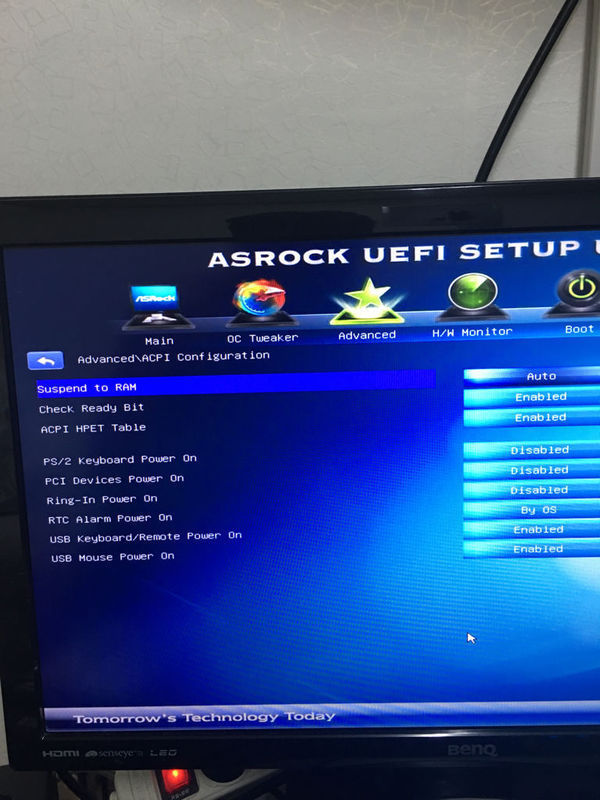 电脑系统崩溃了,准备好了USB系统, BIOS里US